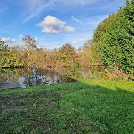 호텔 Petite Maison En Bord De Loir 3*